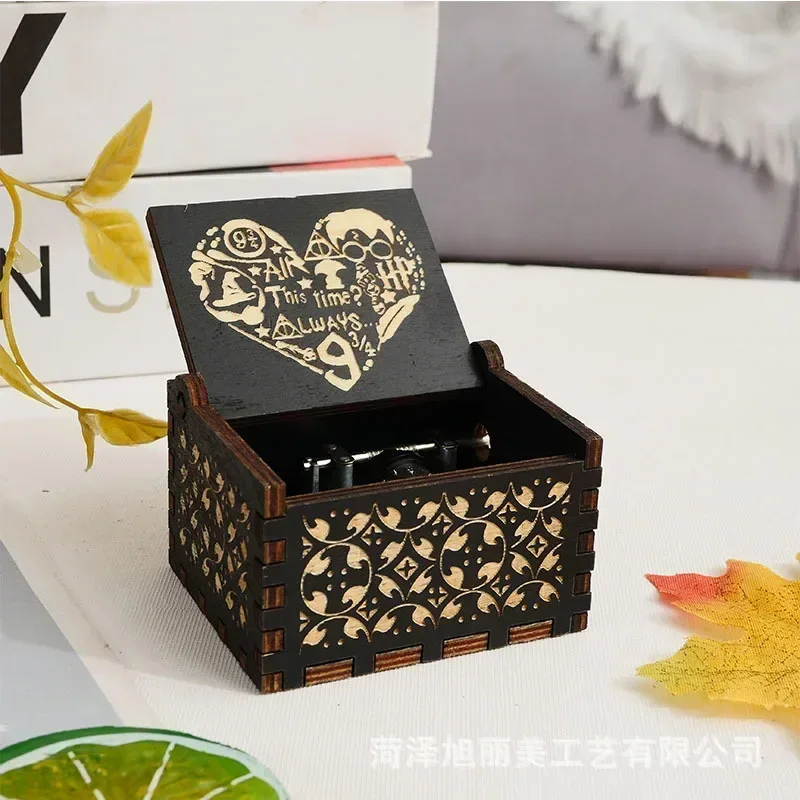 Anime Themed Hand-cranked Musi - Woodworking Ideas recension och pris