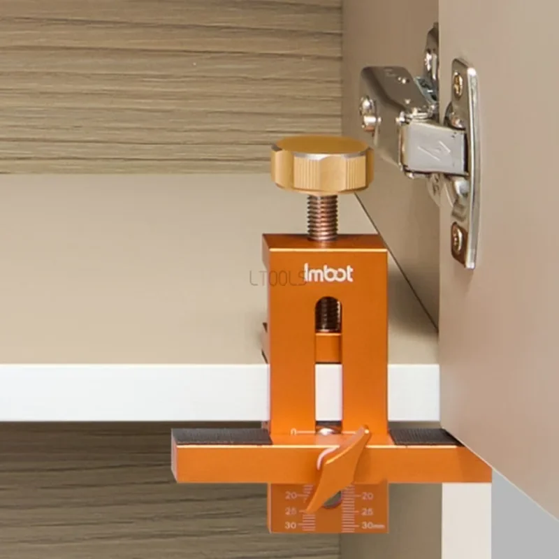 Cabinet Door Panel Install Jig - Woodworking Quick Clamps recension och pris
